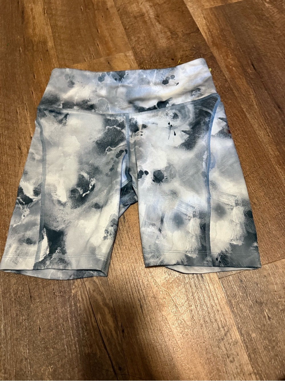 Nike Women’s Tie-Dye High-Rise Bike Shorts - Gray & White